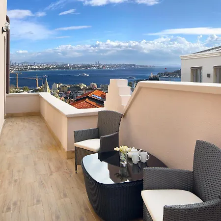 Lägenhetshotell Galateia 4*